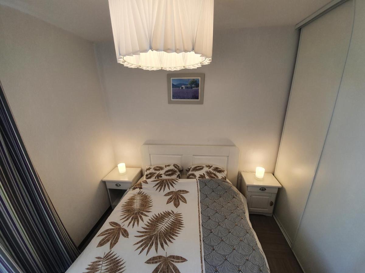 Apartament Le Baou Beni - Piscine, Climatisation & Parking Gréoux-les-Bains Zewnętrze zdjęcie
