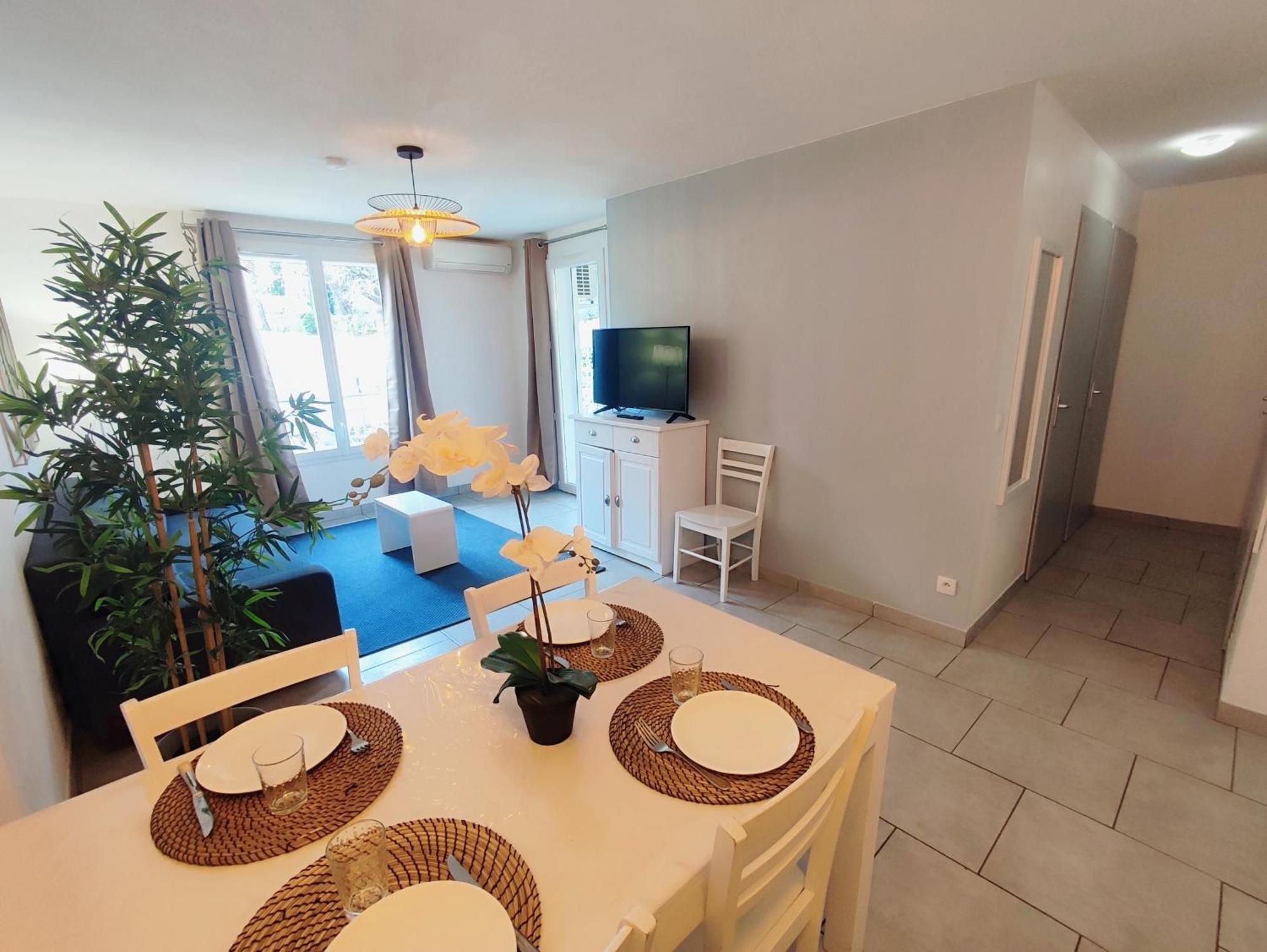 Apartament Le Baou Beni - Piscine, Climatisation & Parking Gréoux-les-Bains Zewnętrze zdjęcie